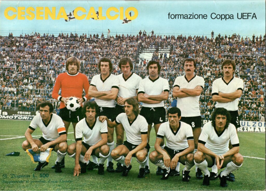 Cesena Calcio supplemento al Forza Cesena, dispensa n. 10, 1976-77, copertina con formazione di Cesena-Magdeburgo