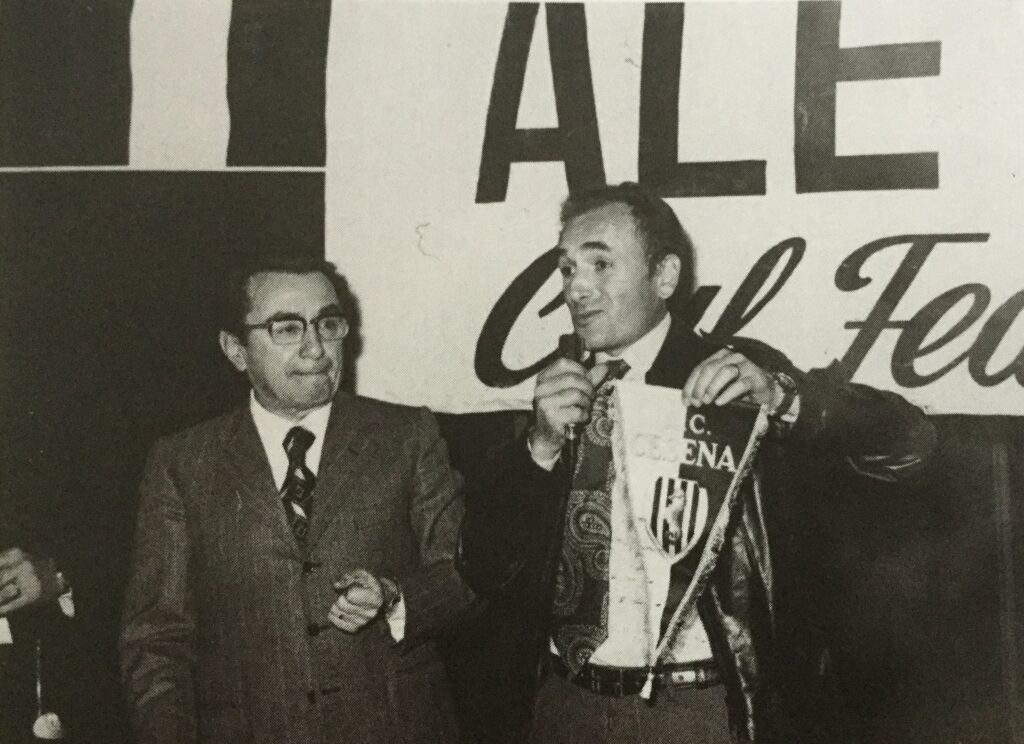 Gianmarten (Giancarlo Martini). Folkloristico tifoso del Club Fedelissimi di Martorano con il presidente Manuzzi